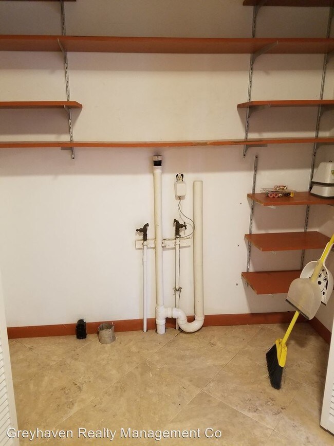 Foto del edificio - 4606 Crestview Dr