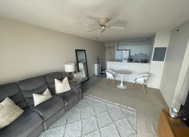 Photo - 215 N King St Apartment