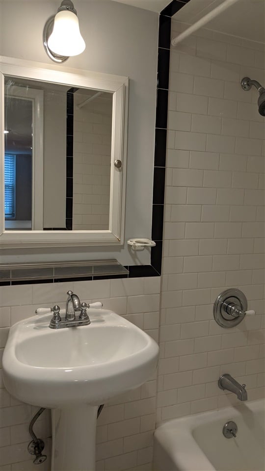 Foto del edificio - 165 10th St