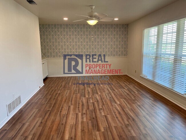 Foto del edificio - Great Location - 2 Bed/2 Bath - Move In Sp...