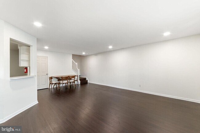 Building Photo - 4402 Aberdeen Ln
