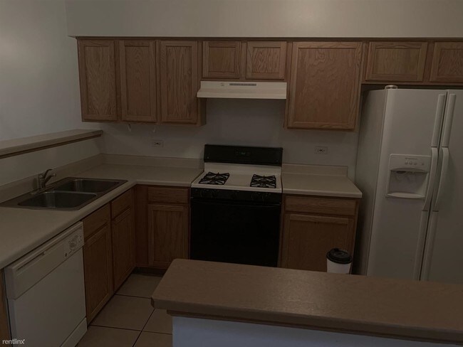 Building Photo - 2 br, 2.5 bath Apartment - 3520 Blue Ridge Ct