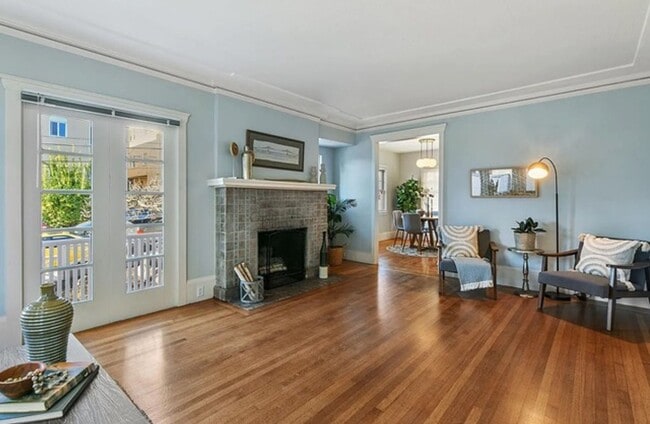 Building Photo - 850 Warfield Ave