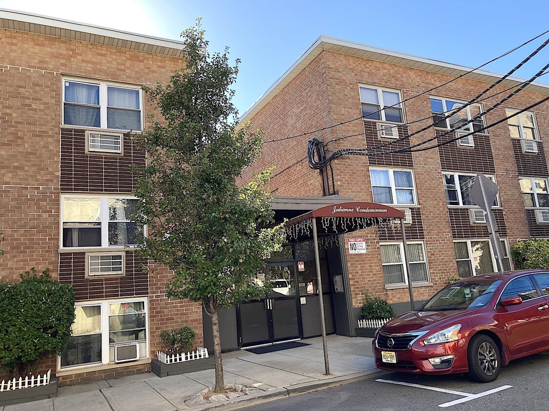 Primary Photo - 133 33rd St