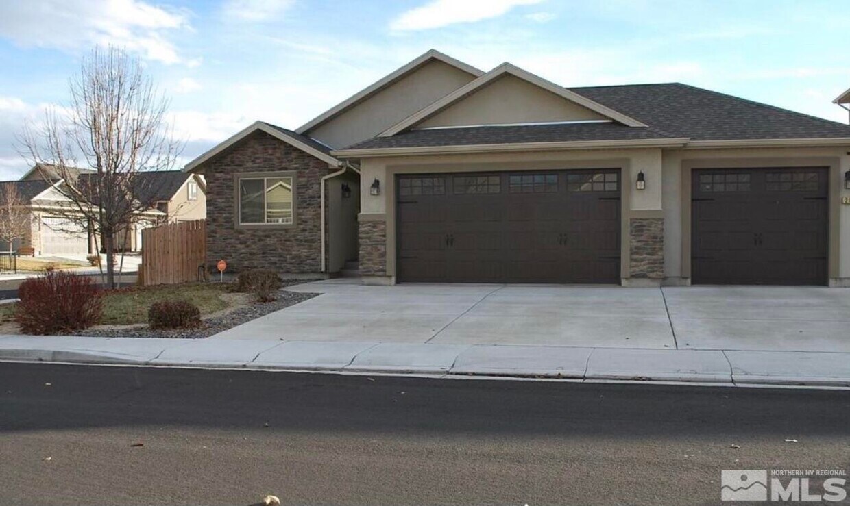 Primary Photo - 209 Heather Ln