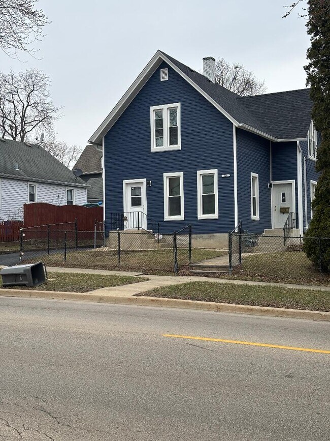 Foto del edificio - 520 Lawrence Ave