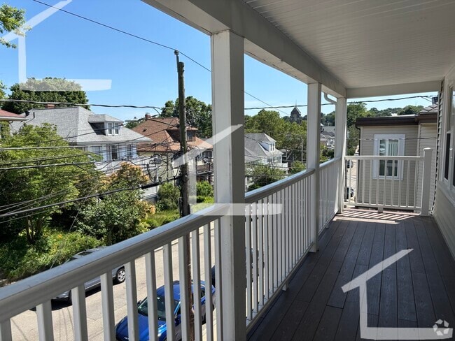 Building Photo - 32 Matchett St