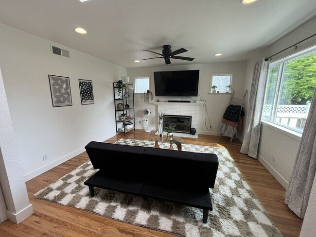 Foto del edificio - Charming 3 bedroom, 2 bathroom home for rent in Granite Bay, CA!