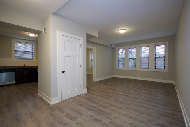 Building Photo - 1133 Maple Ave