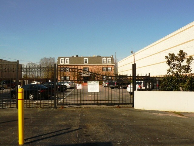 Gated Entrance - 4735 Government St