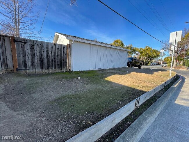 Foto del edificio - 2 br, 1 bath Townhome - 2894 David Ave