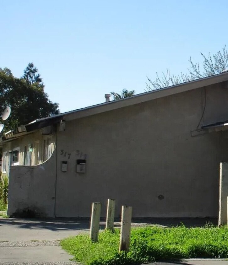317 N Riverside Dr, Modesto, CA 95354 House Rental in Modesto, CA