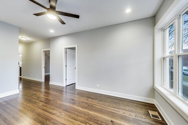 Foto del edificio - 4515 N Christiana Ave