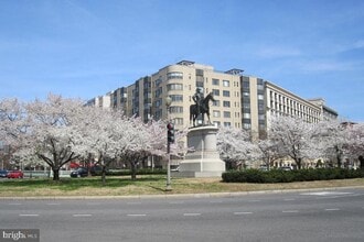 Building Photo - 1 Scott Cir NW