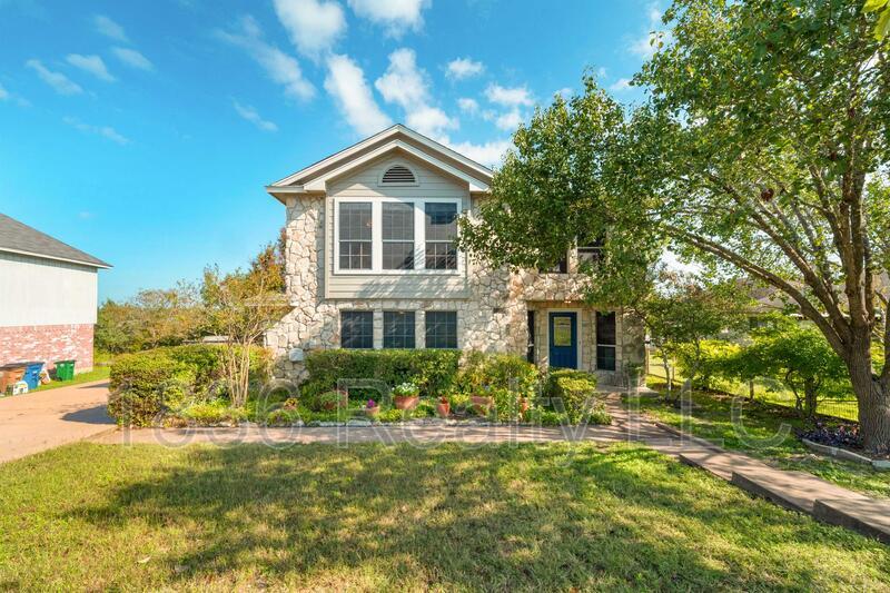 7904 Flintstone Cove, Austin, TX 78736 House for Rent in Austin, TX
