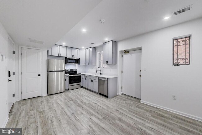 Foto del edificio - 5305 Dana Pl NW