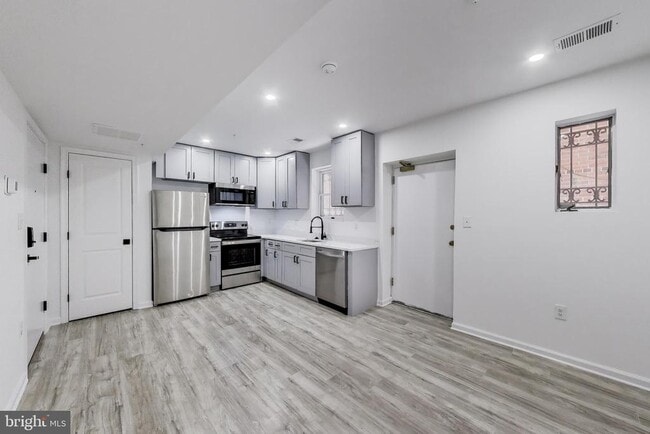 Building Photo - 5305 Dana Pl NW