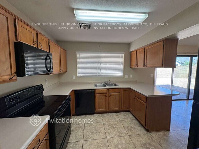 Foto del edificio - 6526 N 69th Dr