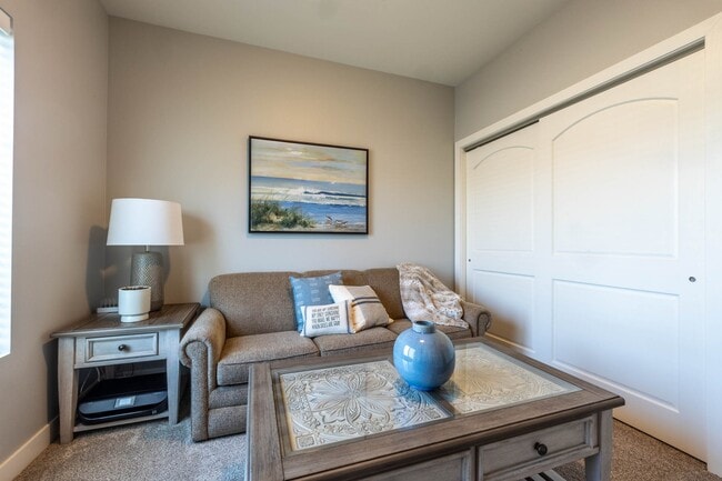 Building Photo - 711 Lancelot Dr