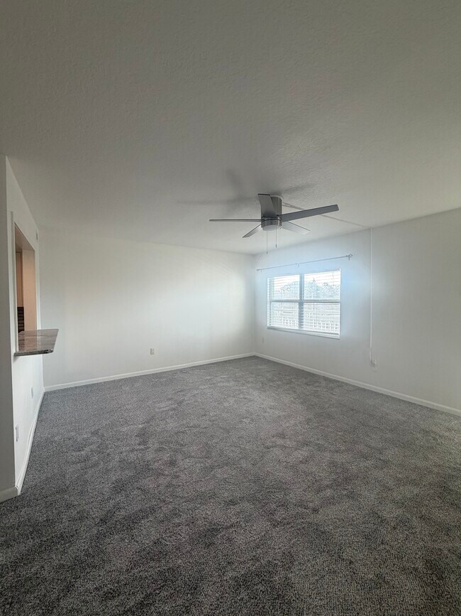 Foto del edificio - 7321 Central Ave