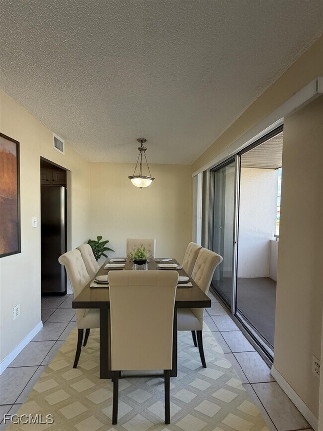 Building Photo - 4803 Sunset Ct