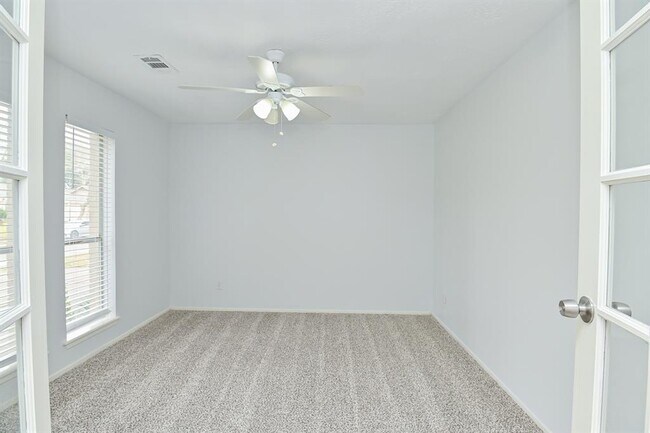 Building Photo - 11819 S Perry Ave