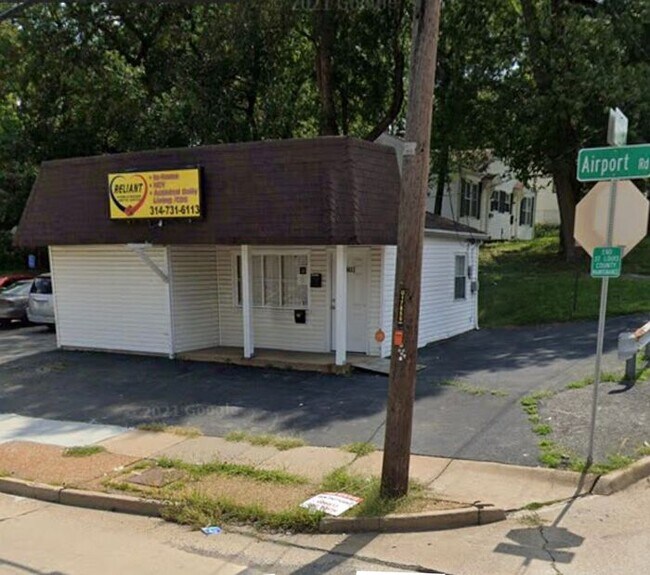 Great Office Space! House for Rent in Berkeley, MO