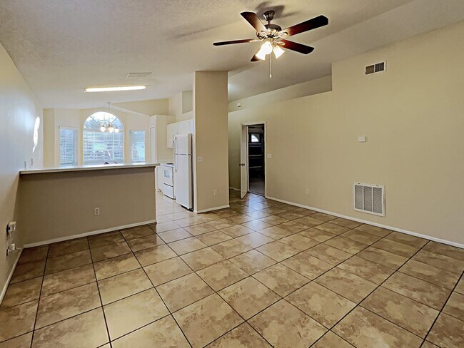 Building Photo - 7226 Edgewater Shores Ct