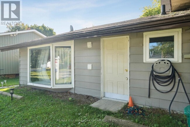 Building Photo - 351 Winnifred Dr