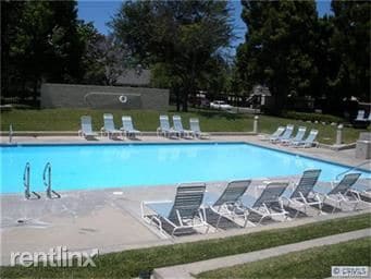 Building Photo - Room for Rent, 1 bath Condo - 35 Firwood R...