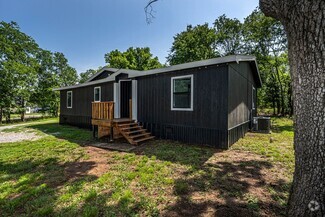 Building Photo - 58 Divine Pl