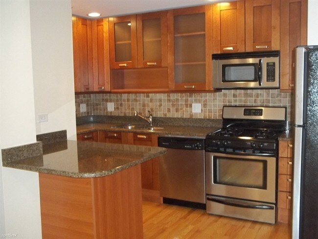 Foto del edificio - 6954 N Greenview Ave