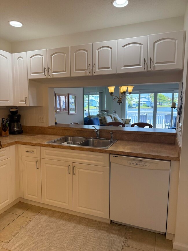 Building Photo - 809 Ocean Dunes Cir