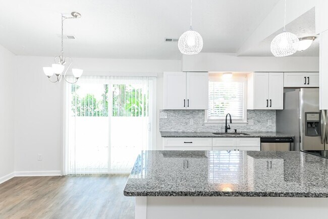 Foto del edificio - 206 Surrey Ln