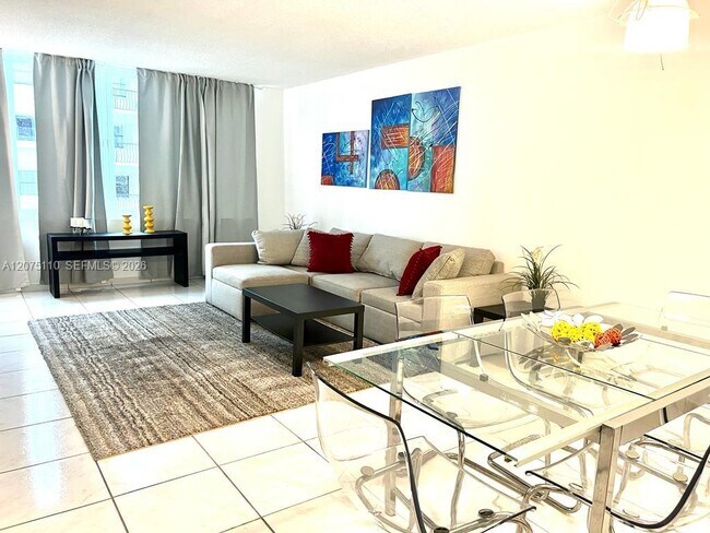Foto del edificio - 5401 Collins Ave