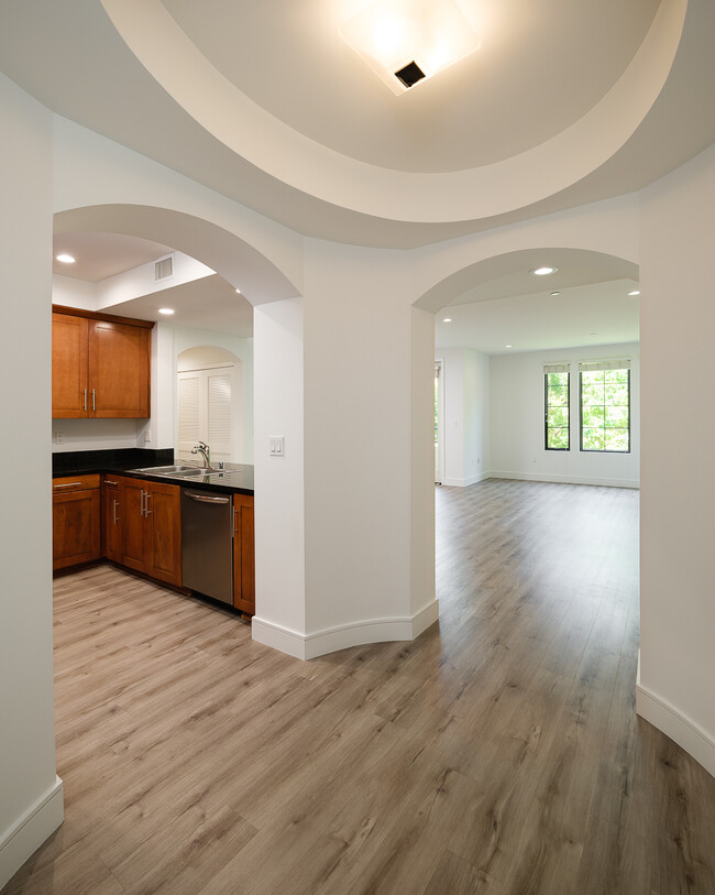 Building Photo - Metro Art Brentwood Luxury Living