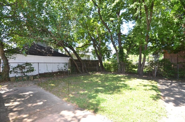 Building Photo - 4109 Millsbrae Ave