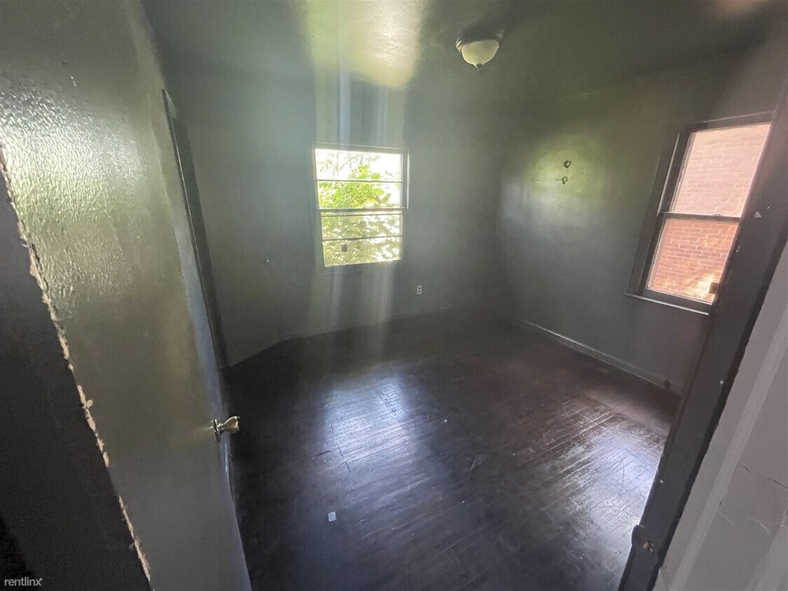Building Photo - 2 br, 1 bath House - 11666 Stahelin Avenue