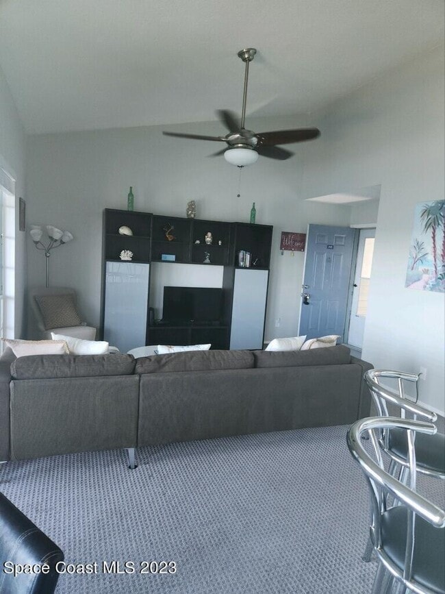 Foto del edificio - 7200 US-1