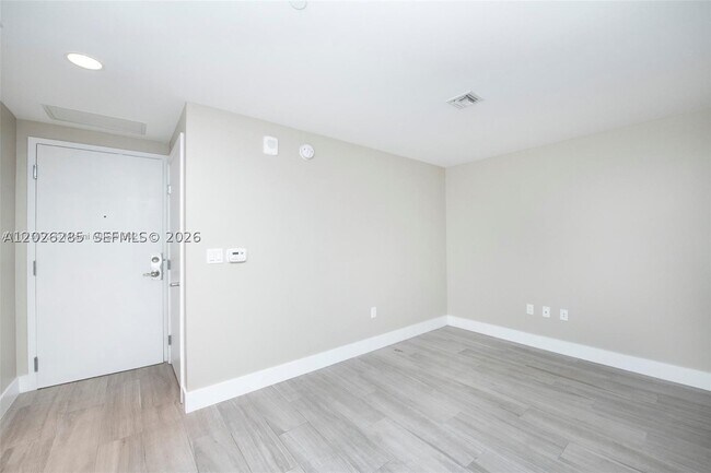 Foto del edificio - 16385 Biscayne Blvd
