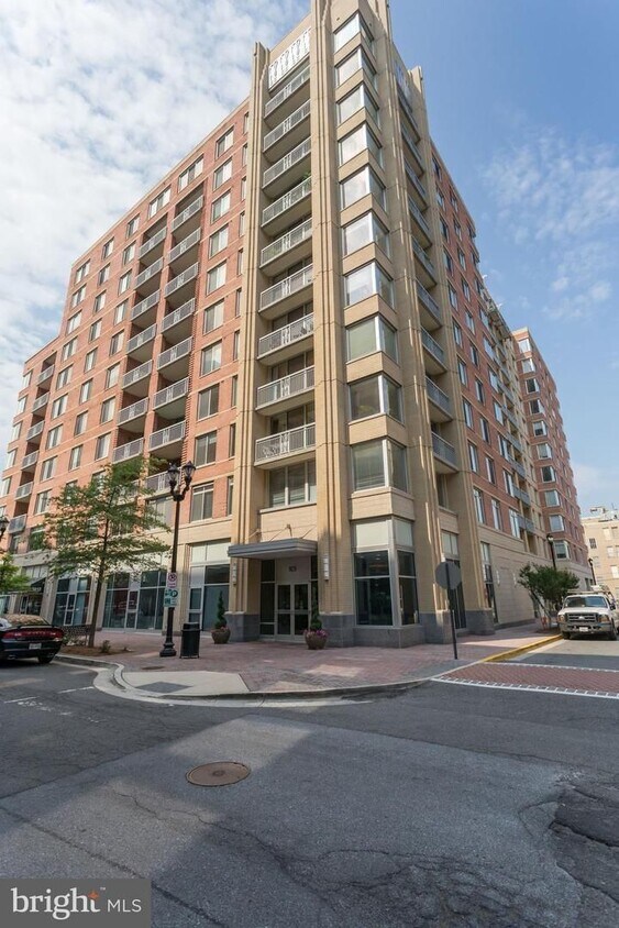 Foto principal - 1 bedroom 1 Bath - Highrise Luxury Living ...