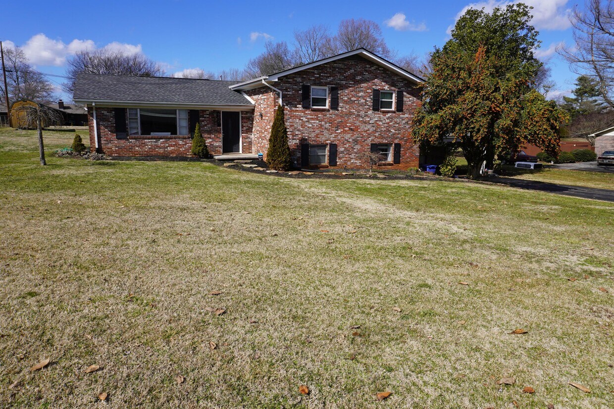 Primary Photo - 942 Mildred Dr