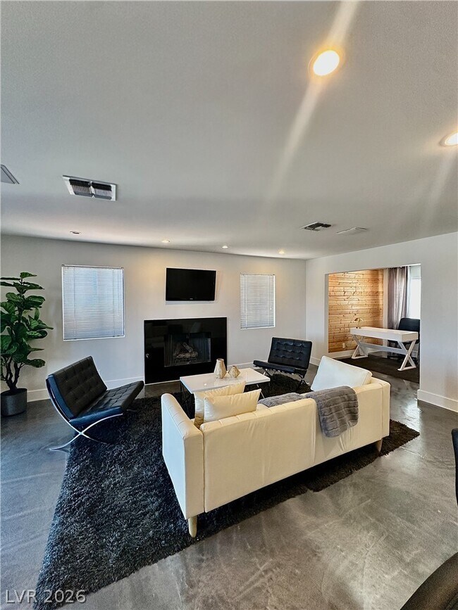 Building Photo - 3988 Delos Dr