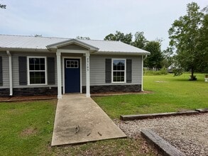 Building Photo - 25105 Lavinia Ave