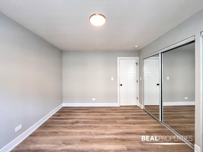 Photo - 452 W Oakdale Ave Apartment