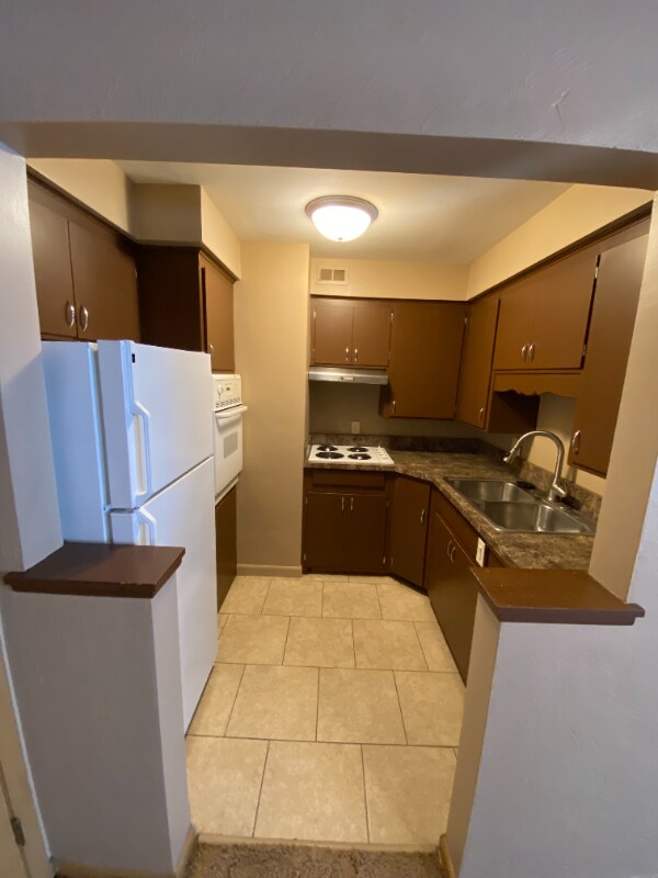 Building Photo - 1400 S 20th St