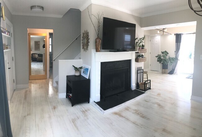 Photo - 6 Douglas Pl House