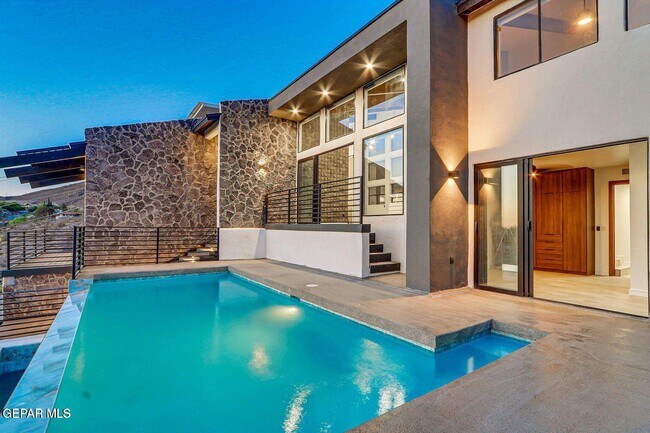 Foto del edificio - 4108 Metetuye Ln