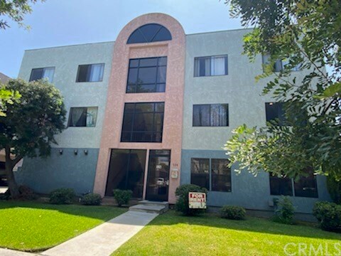 Foto principal - 526 Oak St