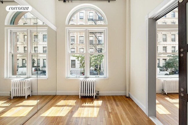 Building Photo - 331 W 85th St